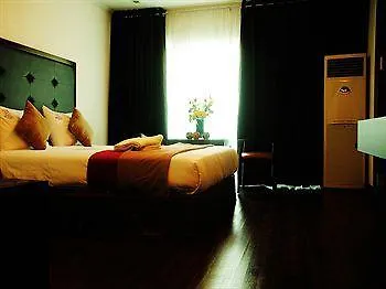 ***  Royal Hotel Анхелес Филиппины
